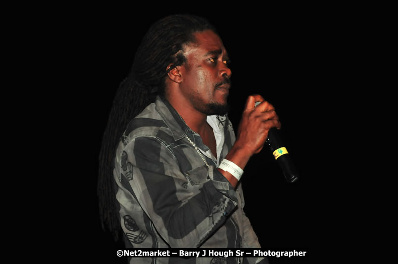 Minister of Tourism, Edmund Bartlett @ Jamaica Jazz and Blues Festival 2009 - Presented by Air Jamaica - Thursday, January 22, 2009 - Venue at the Aqueduct on Rose Hall Resort &amp; Country Club, Montego Bay, Jamaica - Thursday, January 22 - Saturday, January 24, 2009 - Photographs by Net2Market.com - Barry J. Hough Sr, Photographer/Photojournalist - Negril Travel Guide, Negril Jamaica WI - http://www.negriltravelguide.com - info@negriltravelguide.com...!